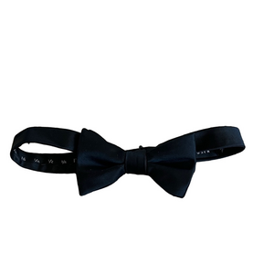 Van Heusen Classic Black Bow Tie